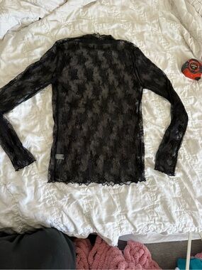 Zenana Black Floral Lace Mesh Long Sleeve Sheer Layer Top Size Large